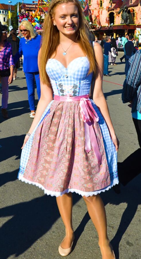 Fesche Madln im Dirndl zum Dreihundertsechsundzwanzigst`n