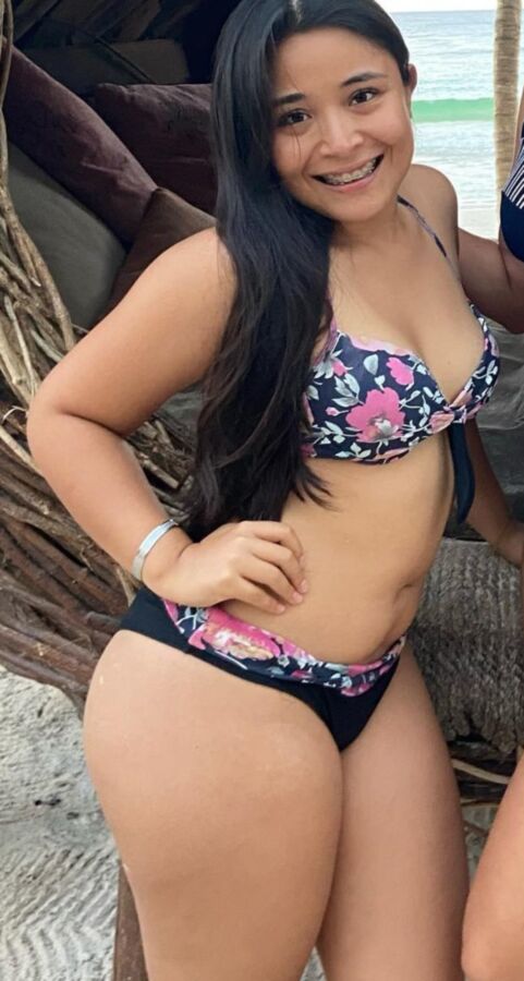 mexican girl with great ass and juicy legs / Puta mexicana