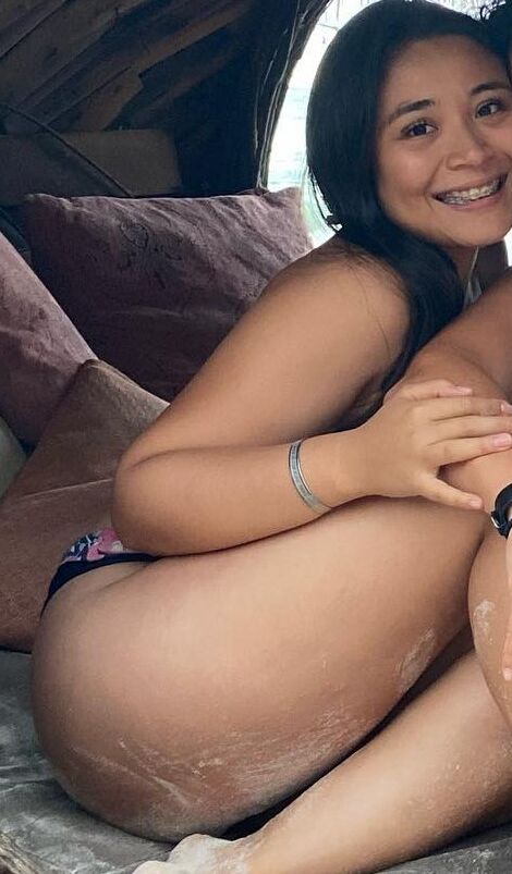 fille mexicaine avec un beau cul et des jambes juteuses / Puta mexicana