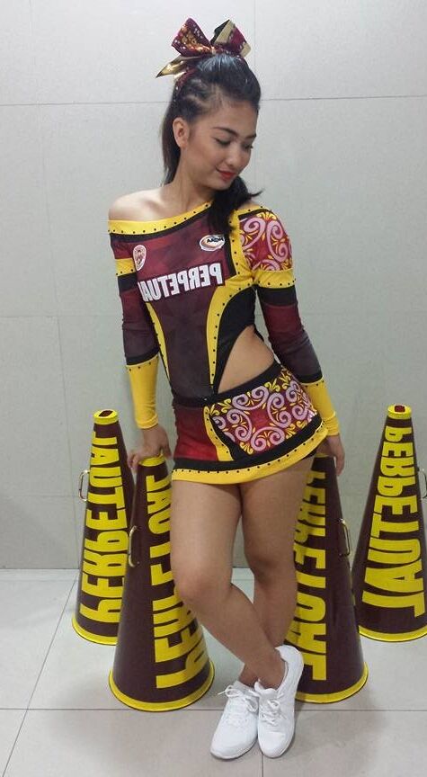 Pinay College Cheerleaders