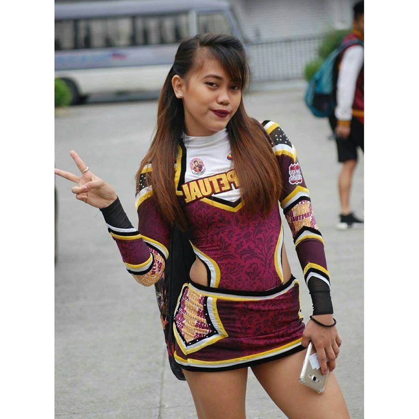 Pinay College Cheerleaders