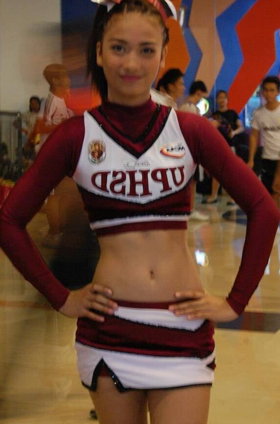 Pinay College Cheerleaders