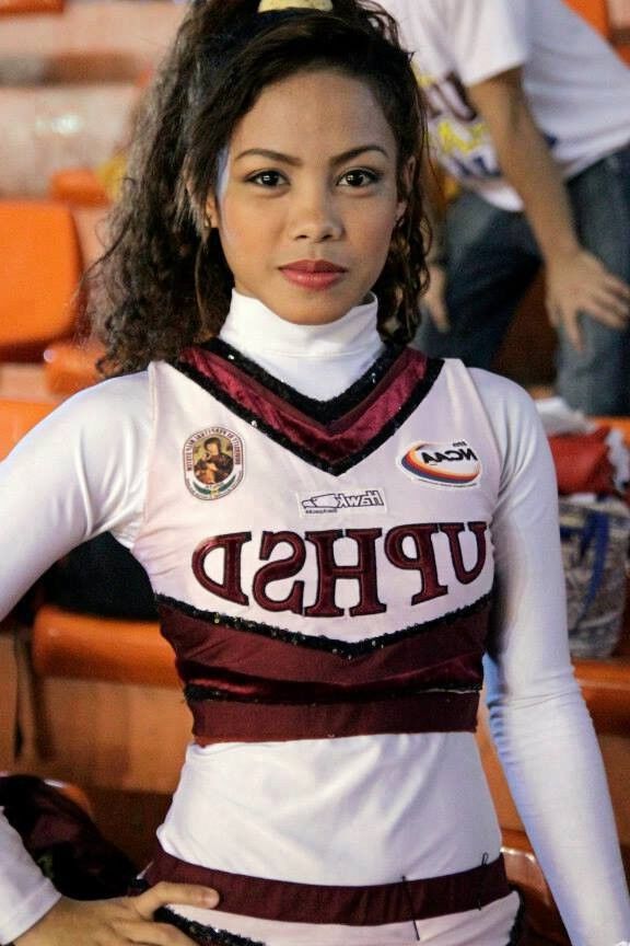 Pinay College Cheerleaders