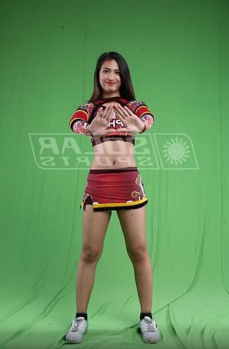 Pinay College Cheerleaders