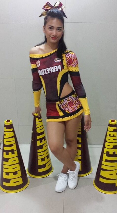 Pinay College Cheerleaders