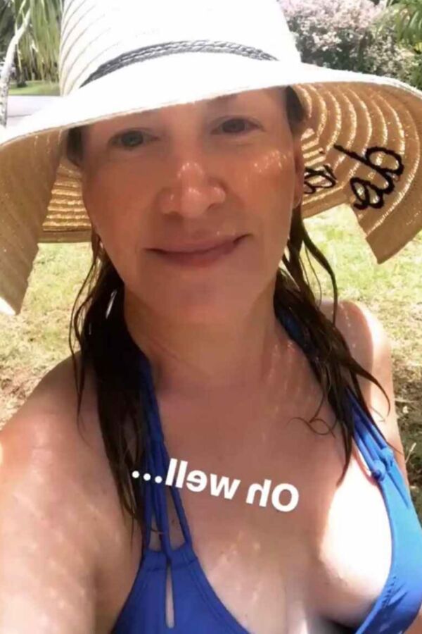 Angela Kinsey