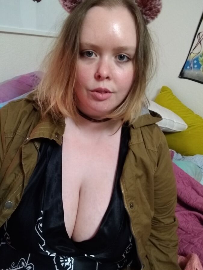 Megan AKA DoctorMega (BBW amateur)