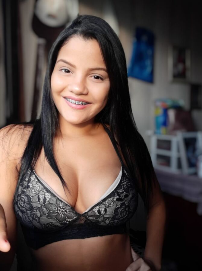 Thayla, une adolescente exotique