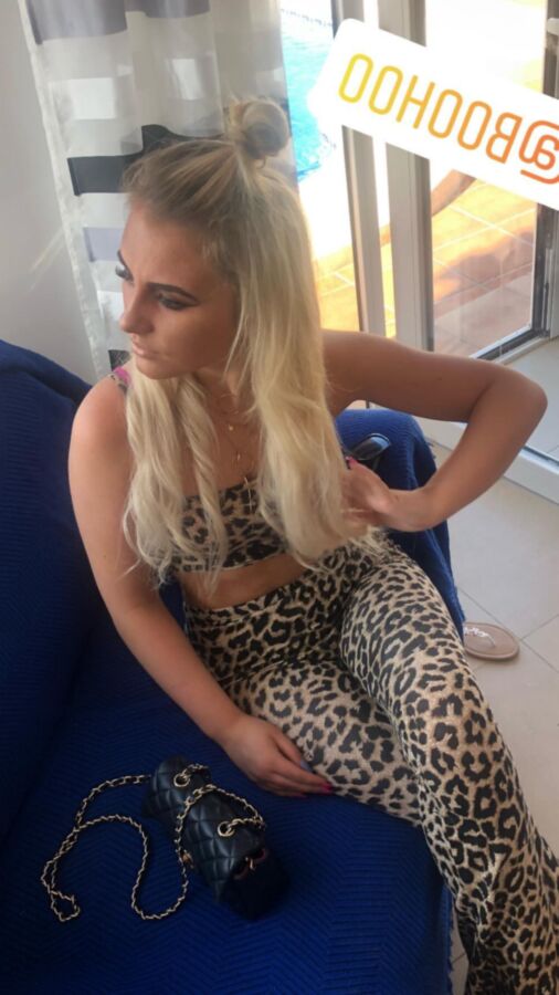 Hannah - tight chav blondie teen cunt ! SMASH THE SLAG !