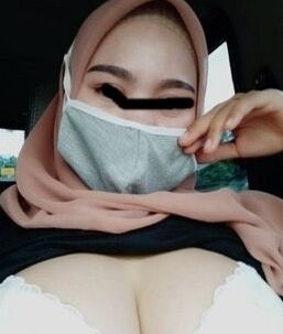 Exhib hijab girl ()