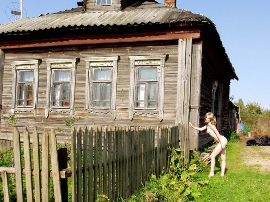 fille de ferme exposée