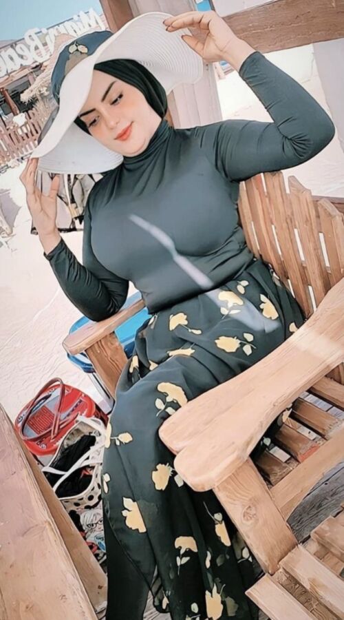 Tunecina Hijab Hermosa mujer grande