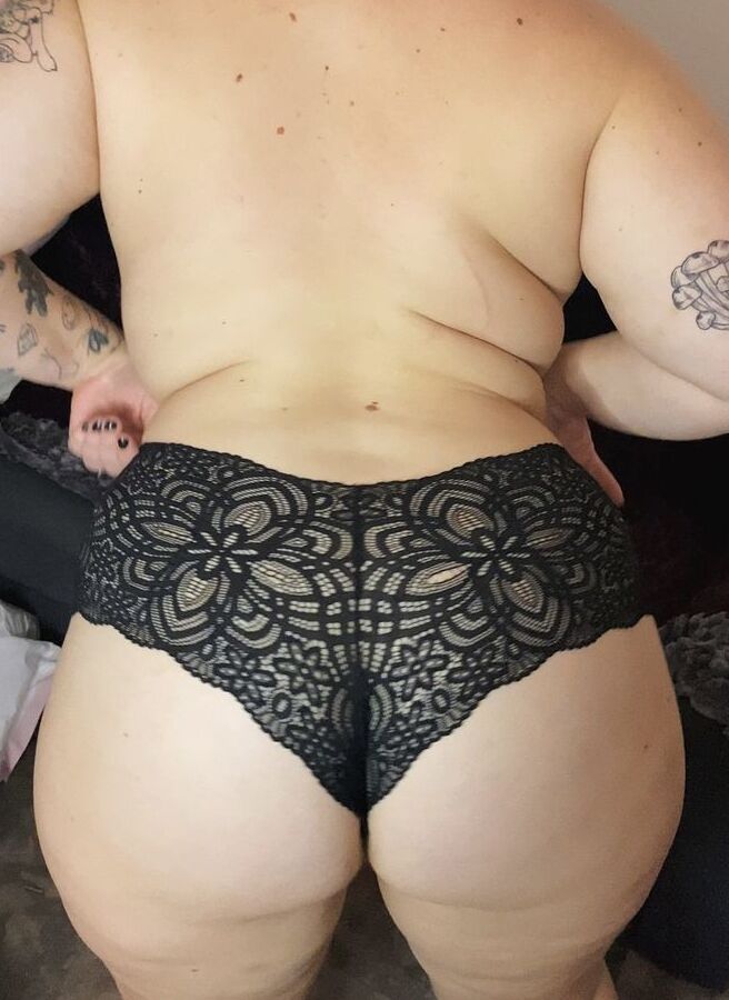 BBW Féministe avec un Gros Cul