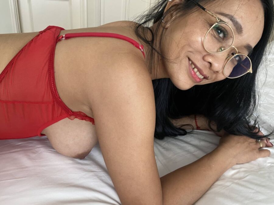 Sammi, une MILF asiatique