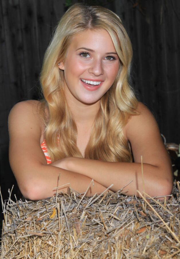 Caroline Sunshine / atriz americana