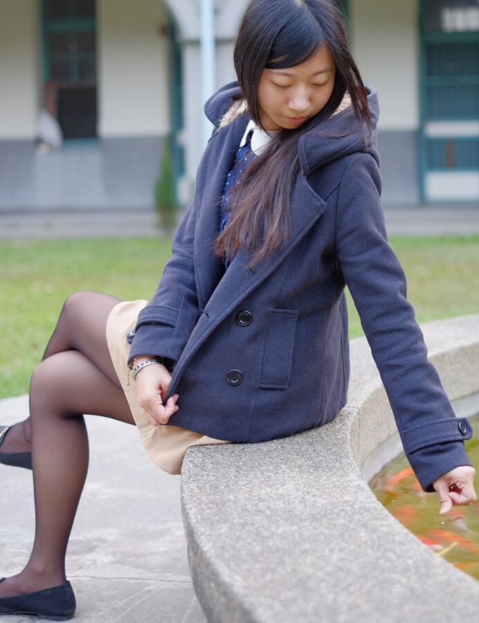 Épouses asiatiques en collants