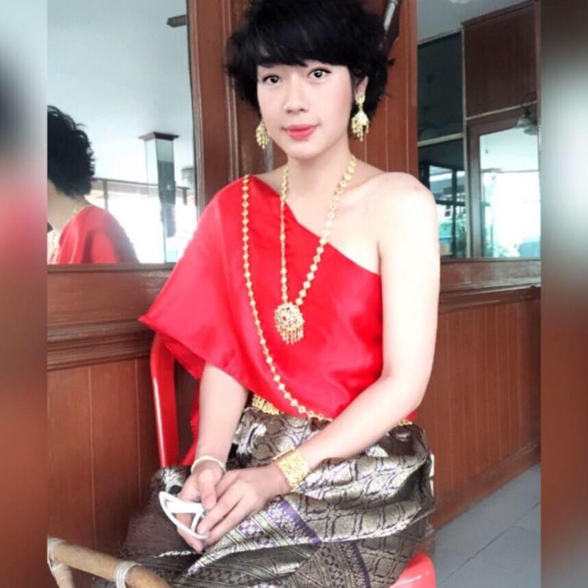 Belleza travesti tailandesa Yiw Thanapak Suntisukkasem