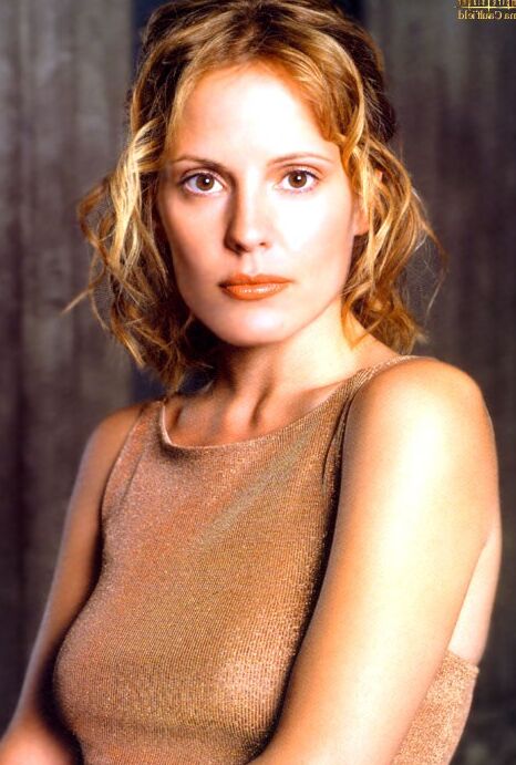 Emma Caulfield / American Actress