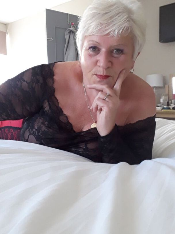 Joolz UK BBW GILF Slut