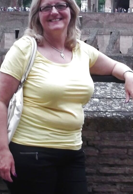 Kurvige britische MILF Helen