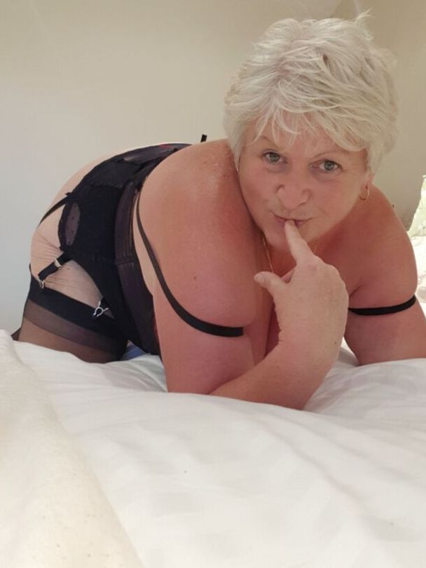 Joolz UK BBW GILF Slut