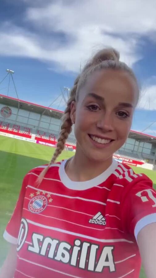 Giulia Gwinn / deutsche Fußballspielerin