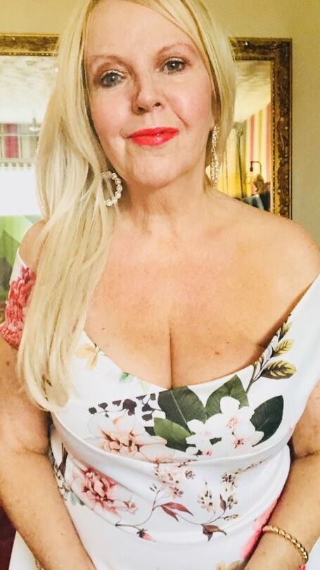 Liz sexy UK GILF Slut