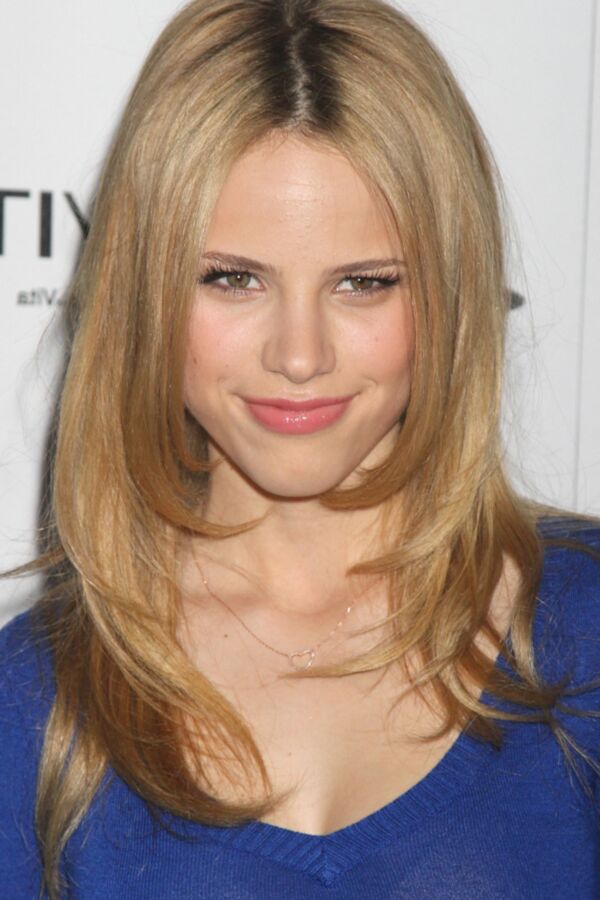 Halston Sage / American Actress