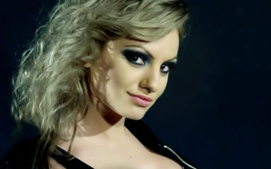 Alexandra Stan, heiße rumänische Sängerin