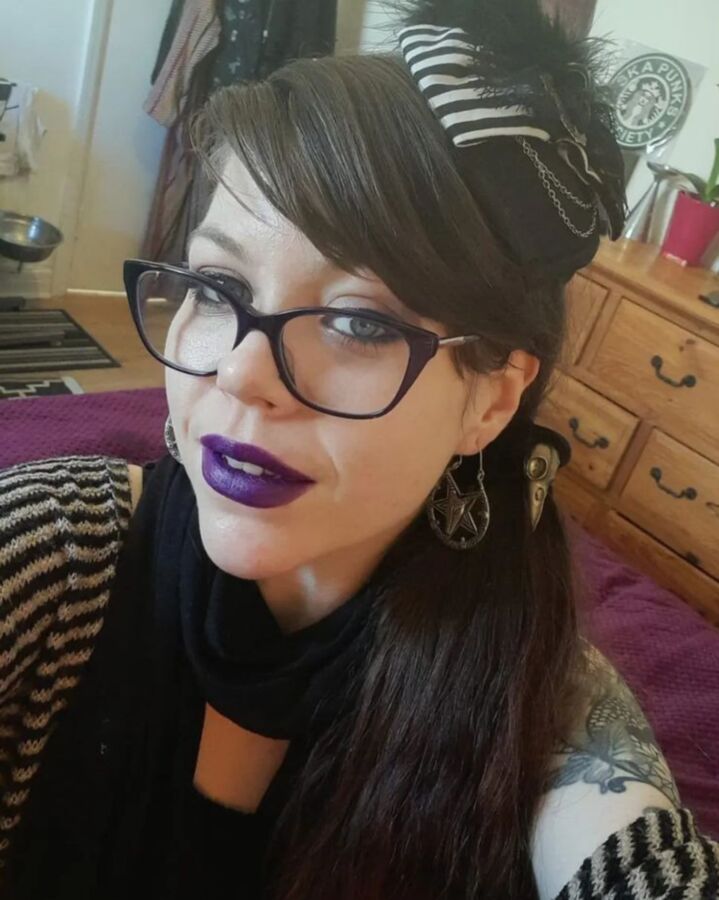 Goth Alt Slut Kerri UK