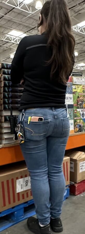 Costco Employee Sightings - Latina MILF w/Great Ass