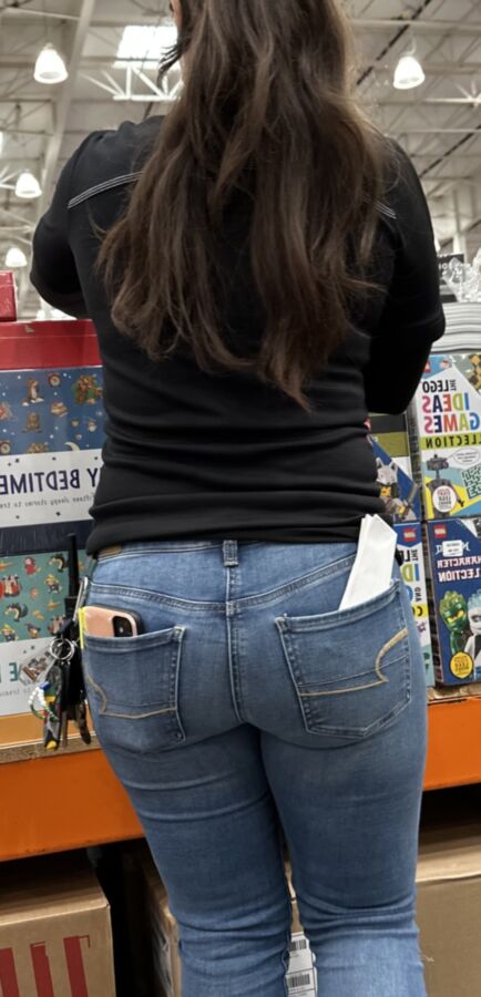 Costco Employee Sightings - Latina MILF w/Great Ass