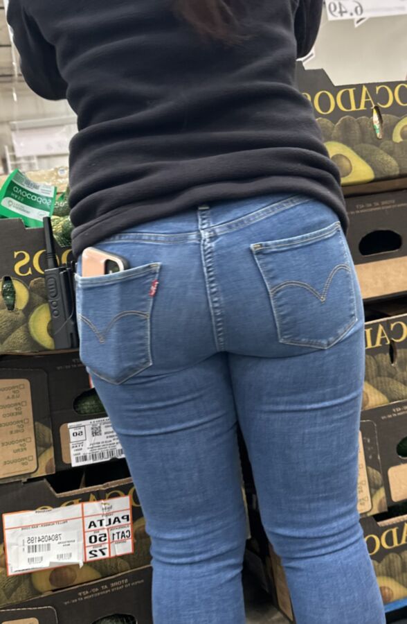 Costco Employee Sightings - Latina MILF w/Great Ass