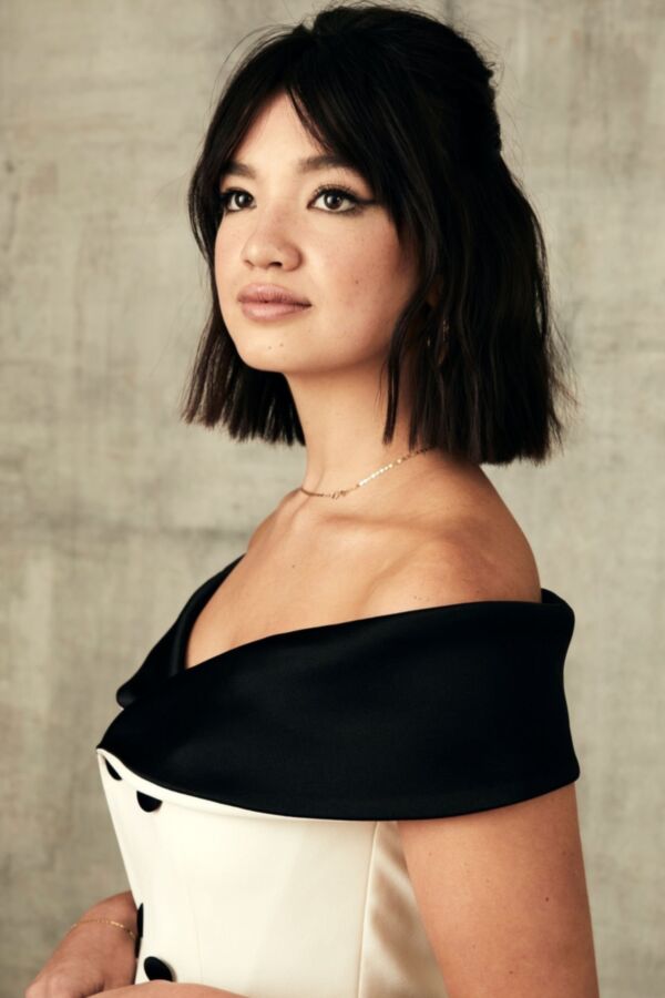 Peyton Elizabeth Lee – Winter TCA Portrait Studio, Pasadena