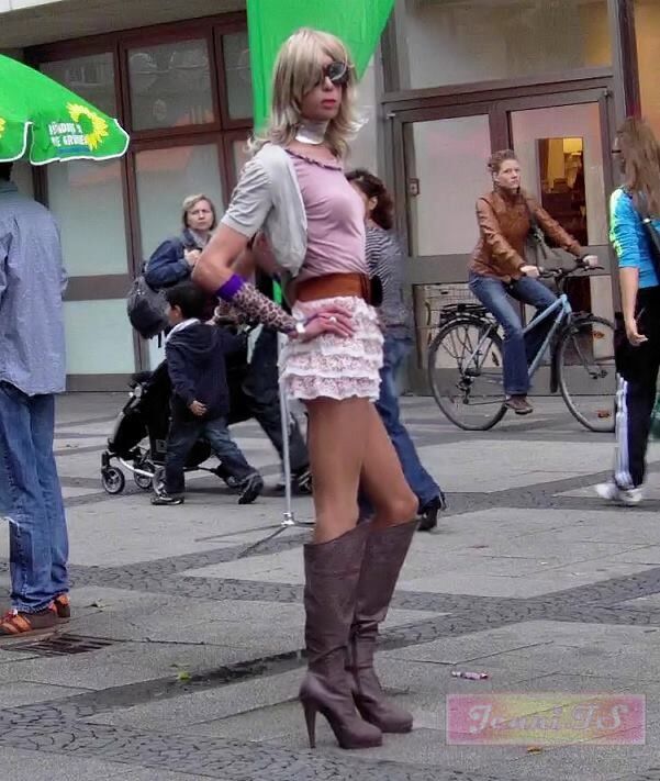 Die deutsche Crossdresser-Schönheit Jenni Stockeler