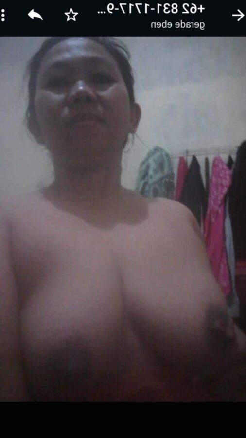 Putri, femme indonésienne