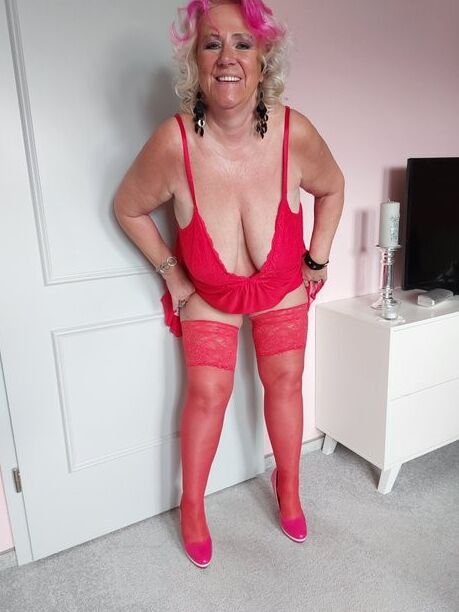 German GILF whore Vicky