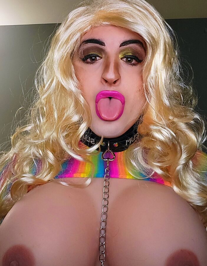 Sissy Bimbo Crossdresser Lexi Lovelips In Rainbow Fishnets