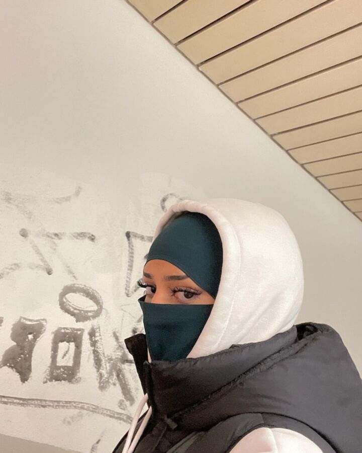 Déesse Hijabi supérieure Hella