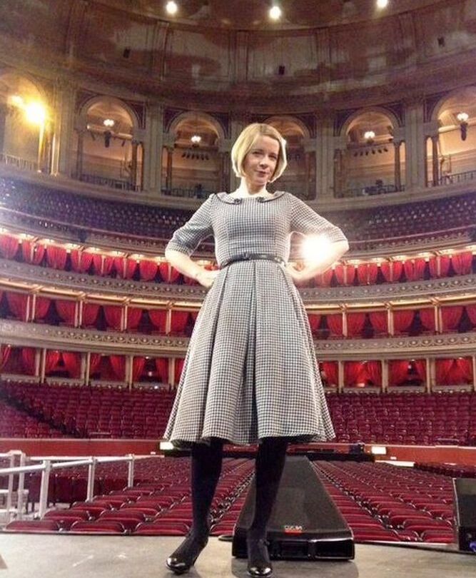 Célébrité : Lucy Worsley, historienne de la télévision britannique