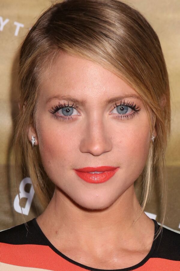 Brittany Snow / American Actress #