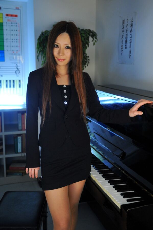 Tokyo Hot N set (Piano Teacher)