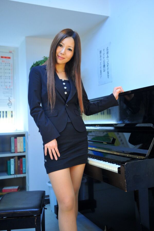 Tokyo Hot N set (Piano Teacher)