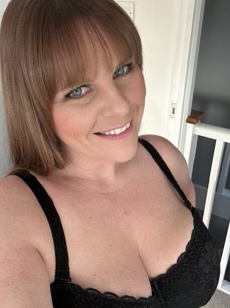 Tricia Sexy UK Chunky MILF Slut