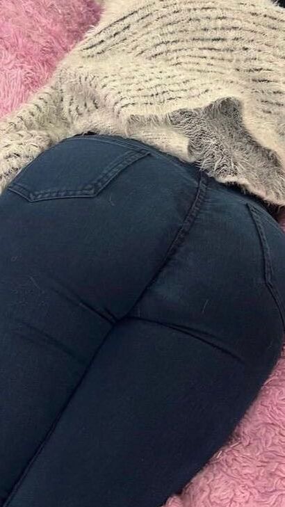 Hispanic mom ass