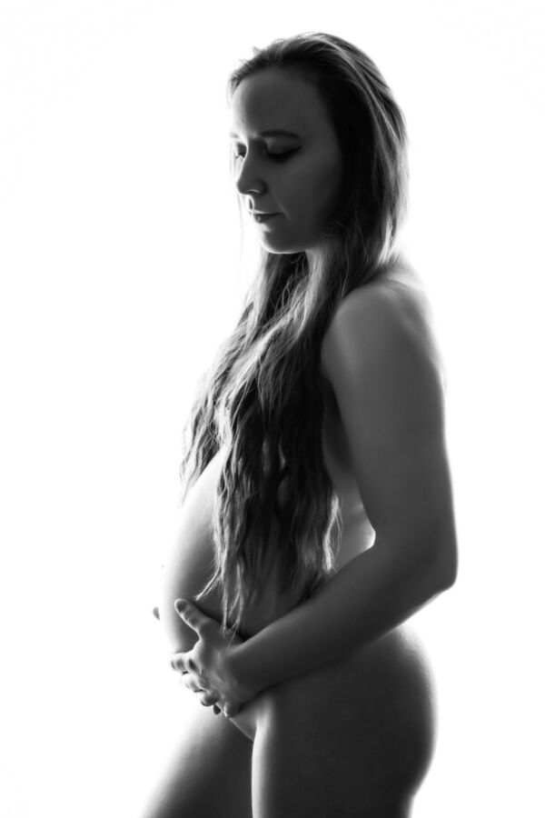 Pregnant amateur  Proffesionall naked pictures