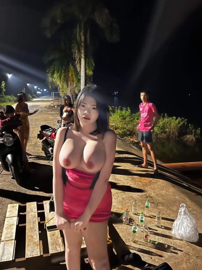 thai- phim large breast