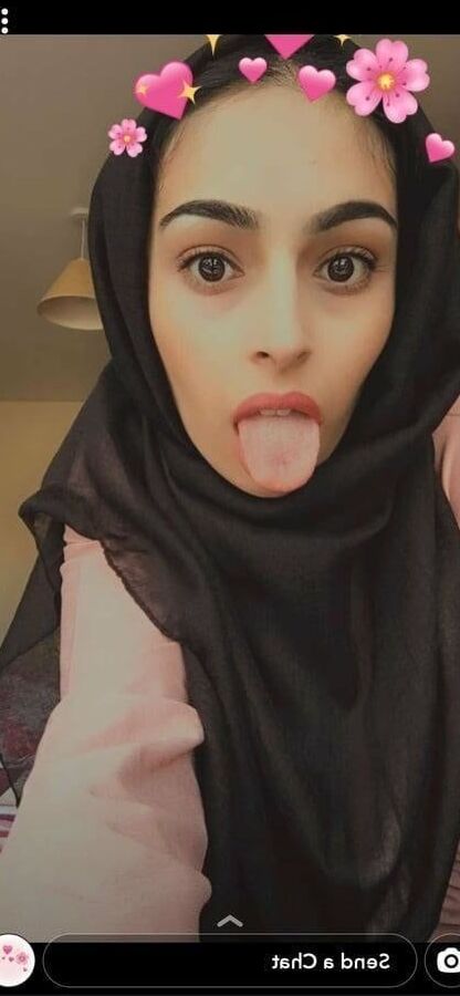 Selfies nus d'une adolescente afghane