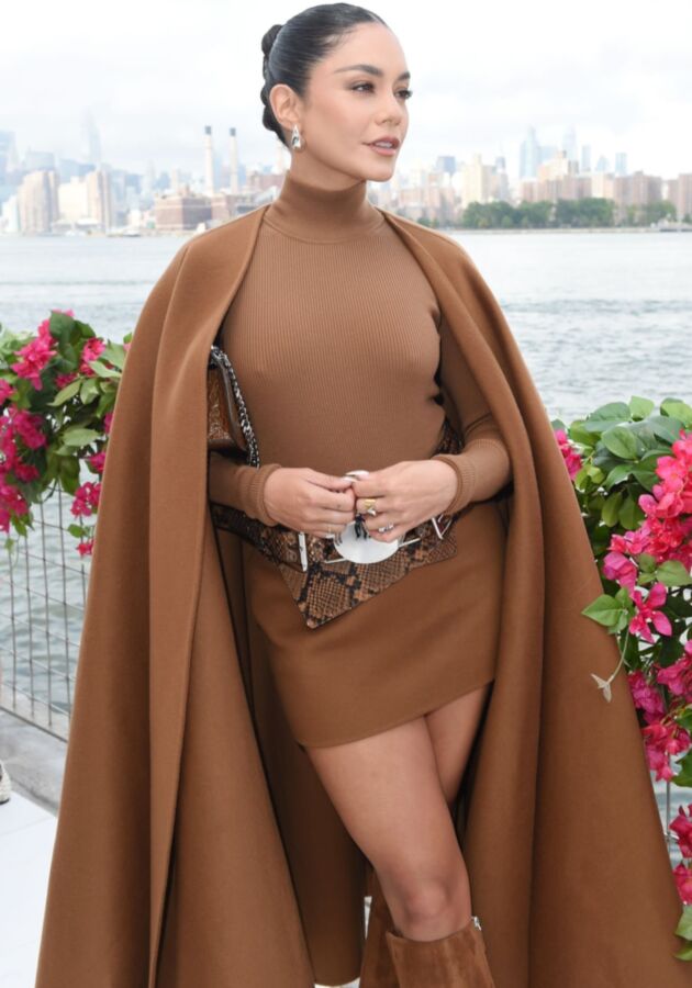 Vanessa Hudgens en el desfile de la colección Michael Kors en Brooklyn