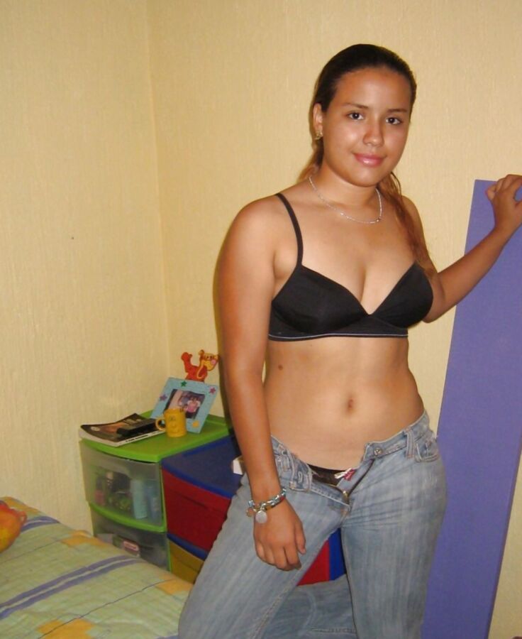 Sexy Latina-Hausfrau